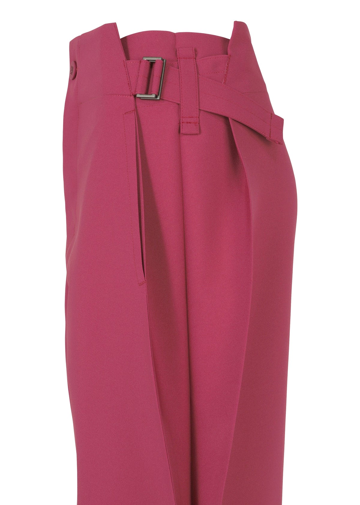 A detail shot of the 132 5. ISSEY MIYAKE VERTEX BOTTOMS clothing.