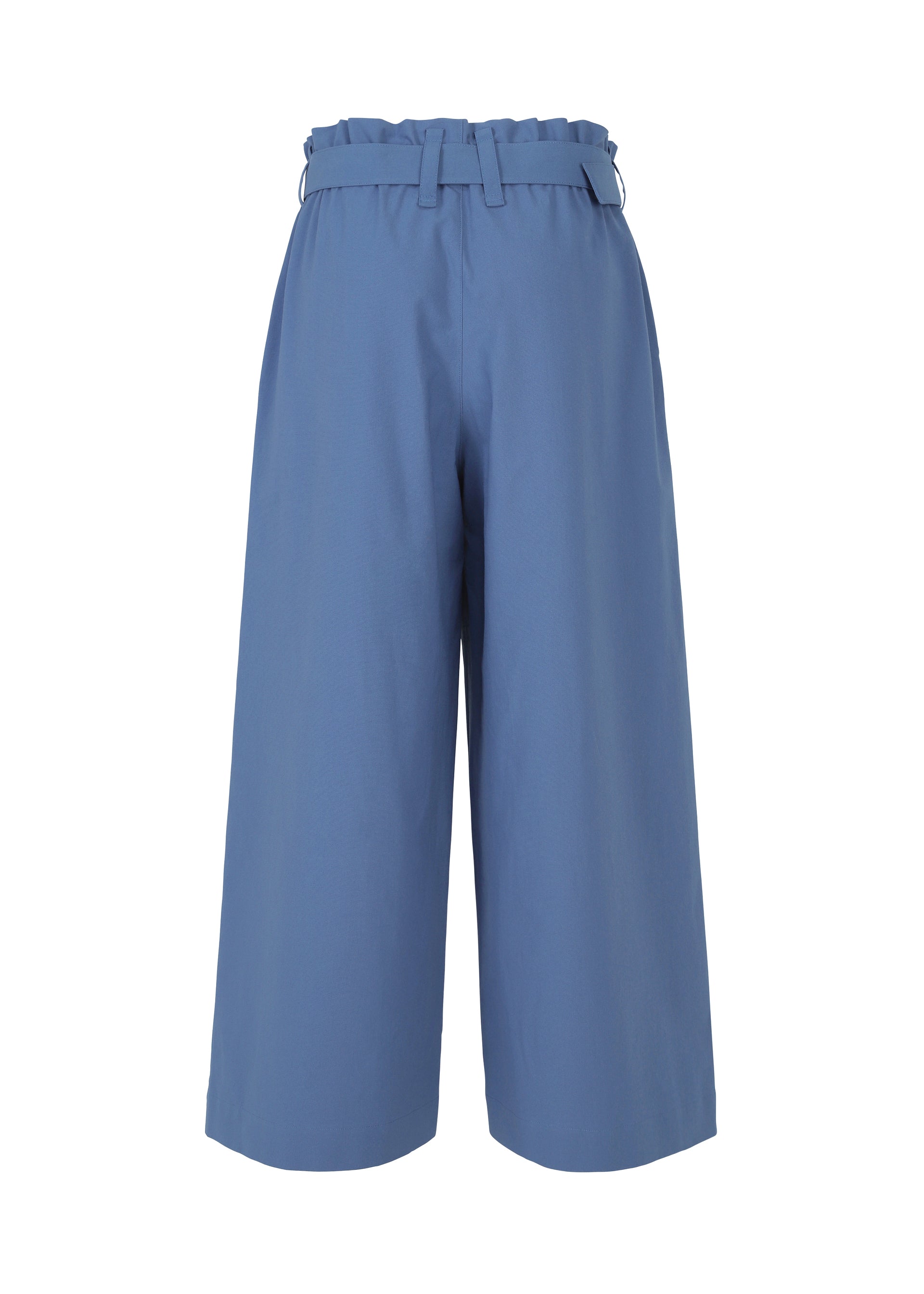 A detail shot of the 132 5. ISSEY MIYAKE WASHI STRETCH trousers.