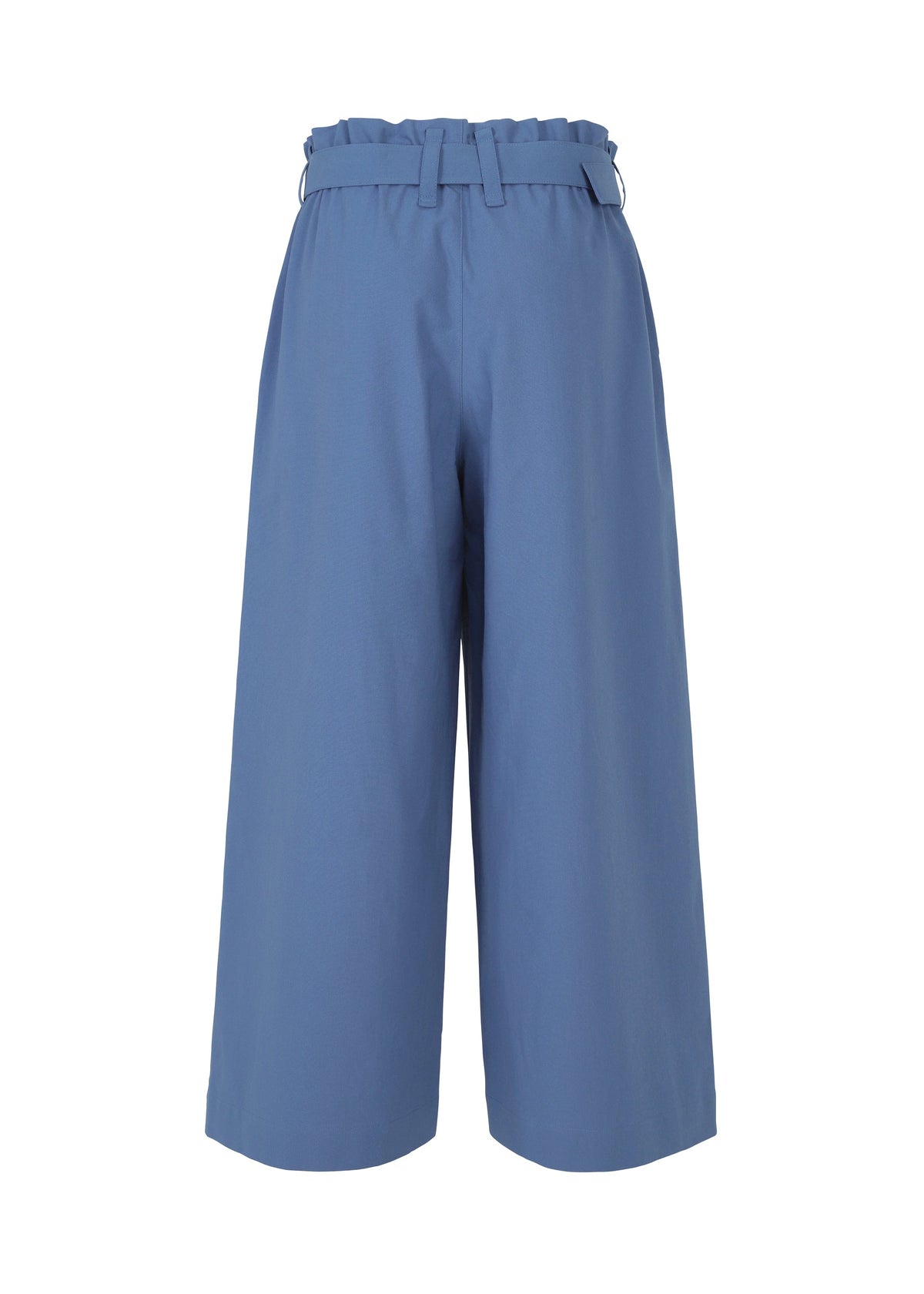 A detail shot of the 132 5. ISSEY MIYAKE WASHI STRETCH trousers.