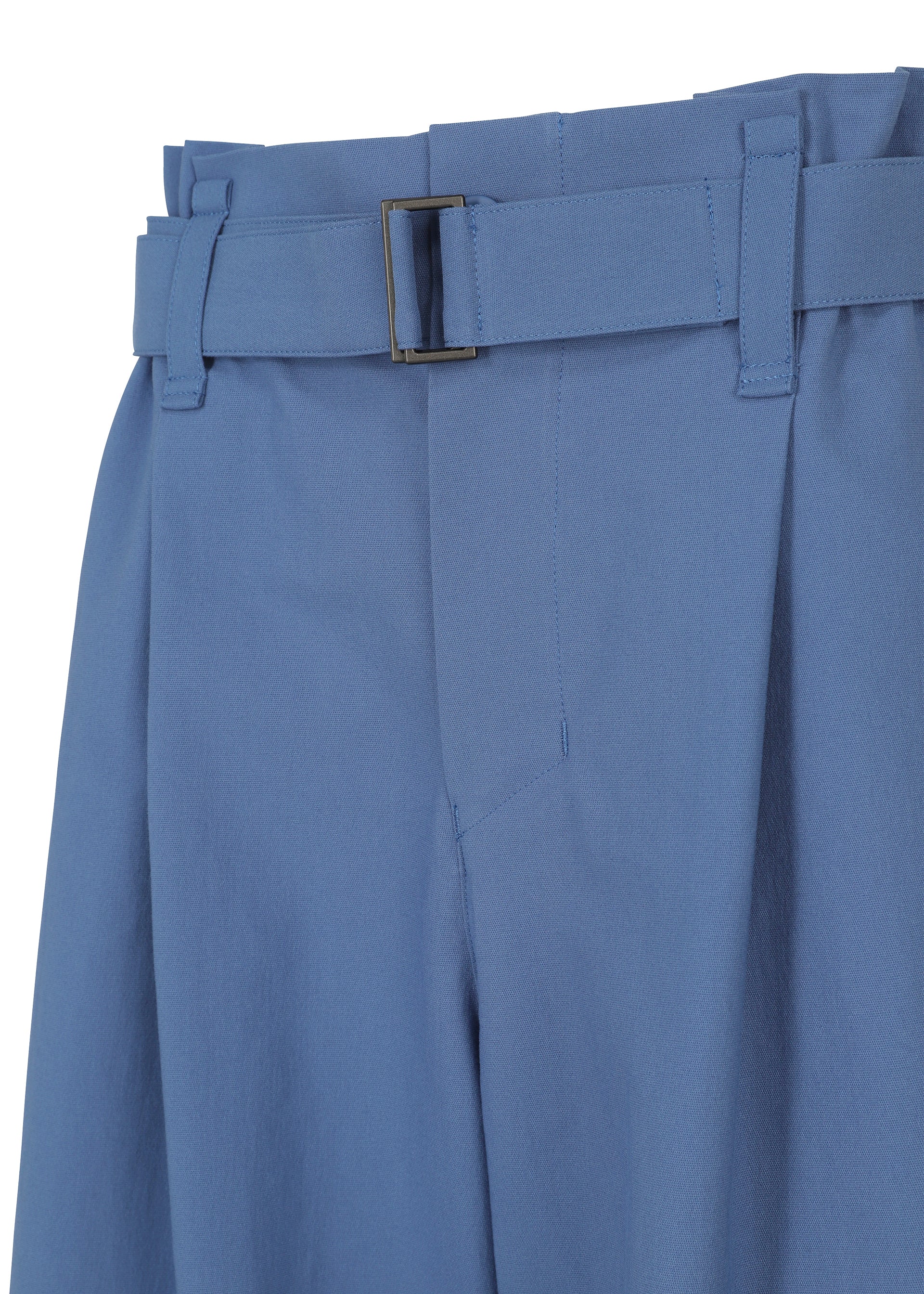 A detail shot of the 132 5. ISSEY MIYAKE WASHI STRETCH trousers.