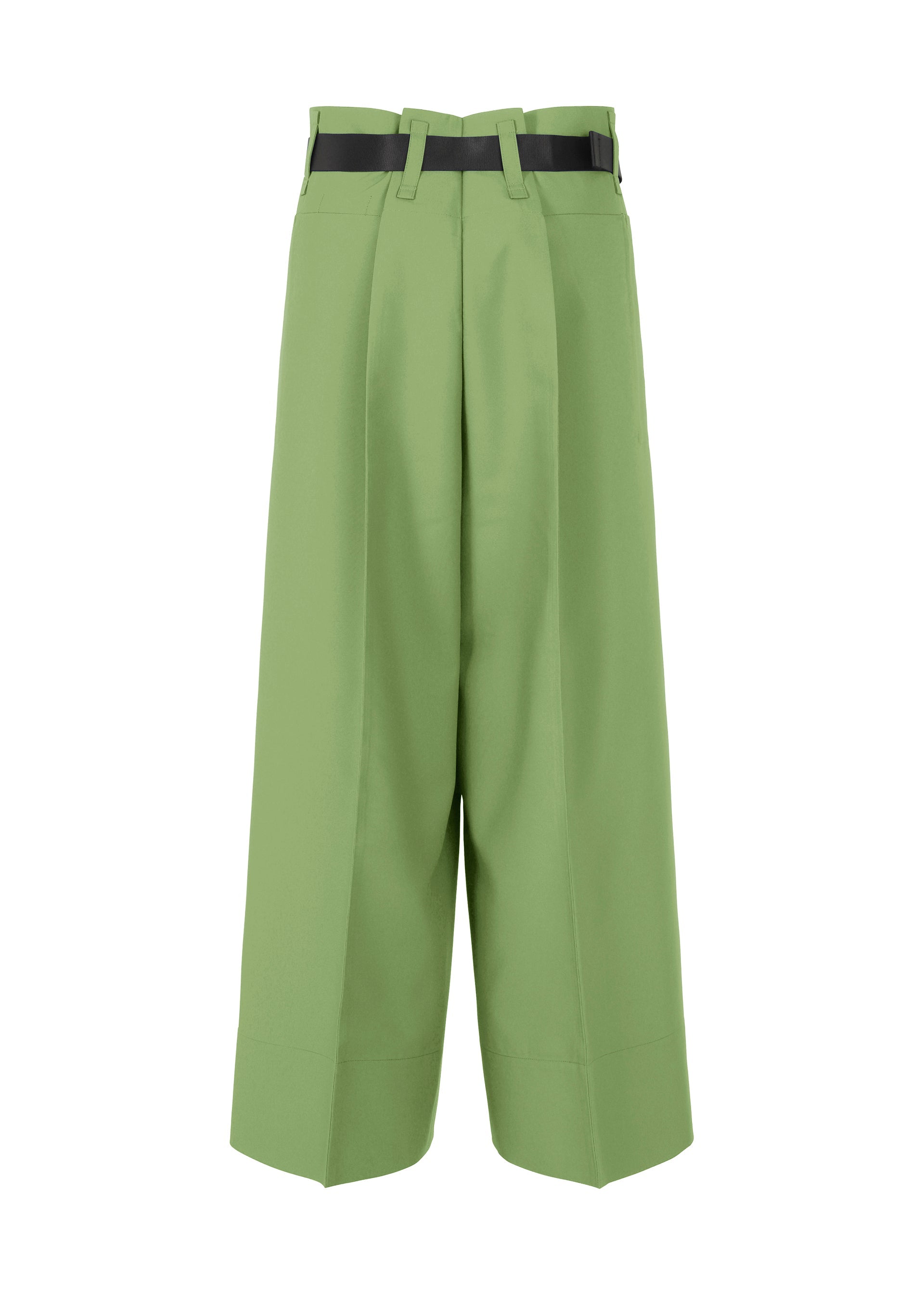 A detail shot of the 132 5. ISSEY MIYAKE 132 5. FLAT 2 trousers.