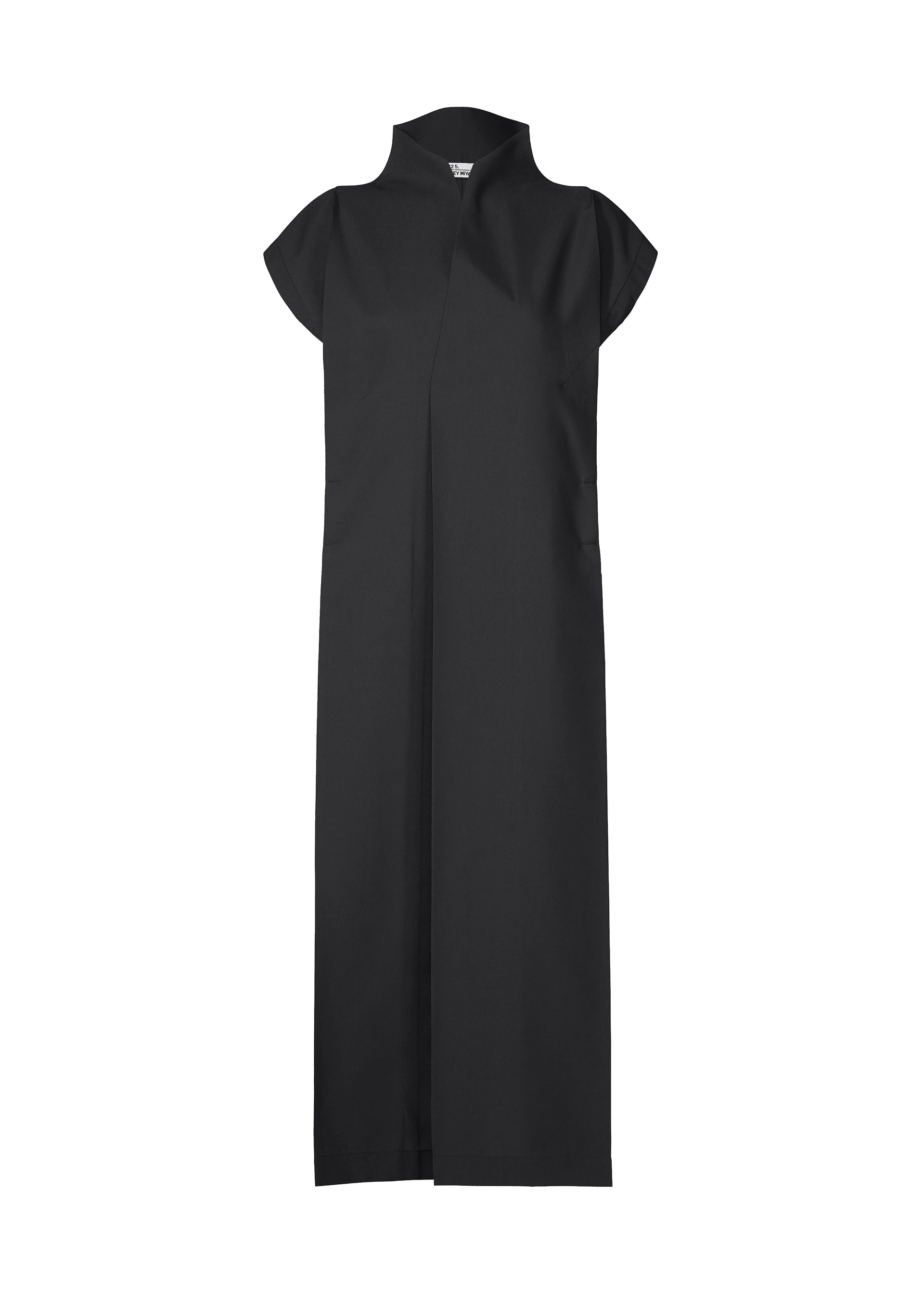 A product shot of the 132 5. ISSEY MIYAKE 132 5. FLAT 1 dress in black (15).