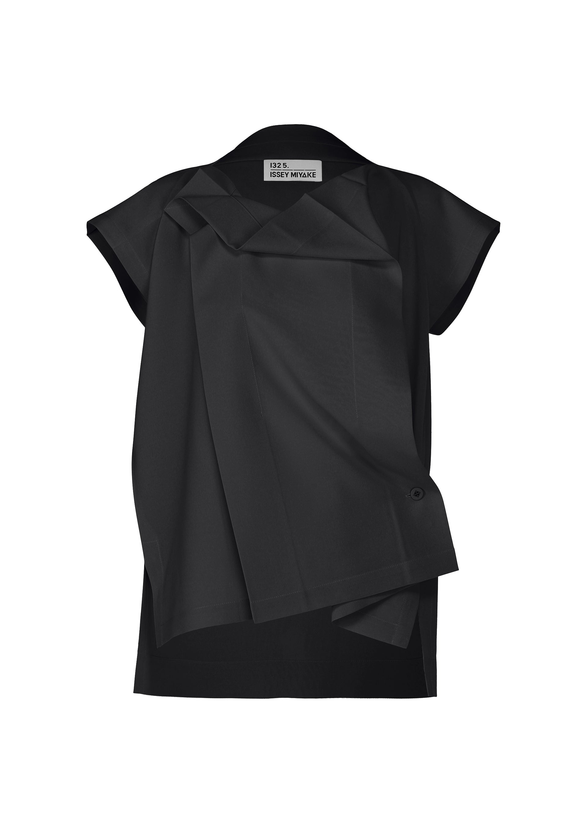 A product shot of the 132 5. ISSEY MIYAKE FLAT TUCK T shirt in black.