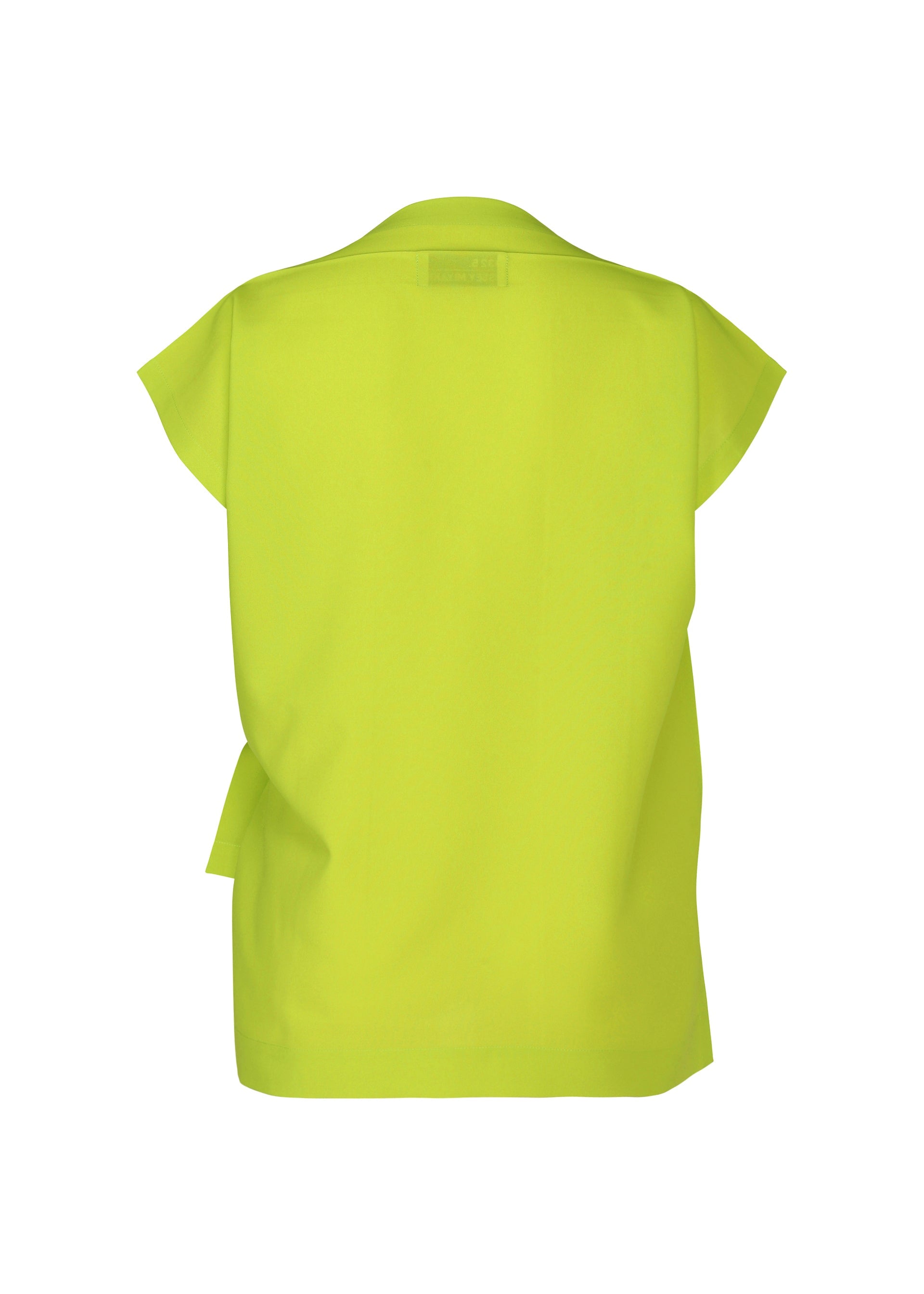 A detail shot of the 132 5. ISSEY MIYAKE FLAT TUCK T shirt.