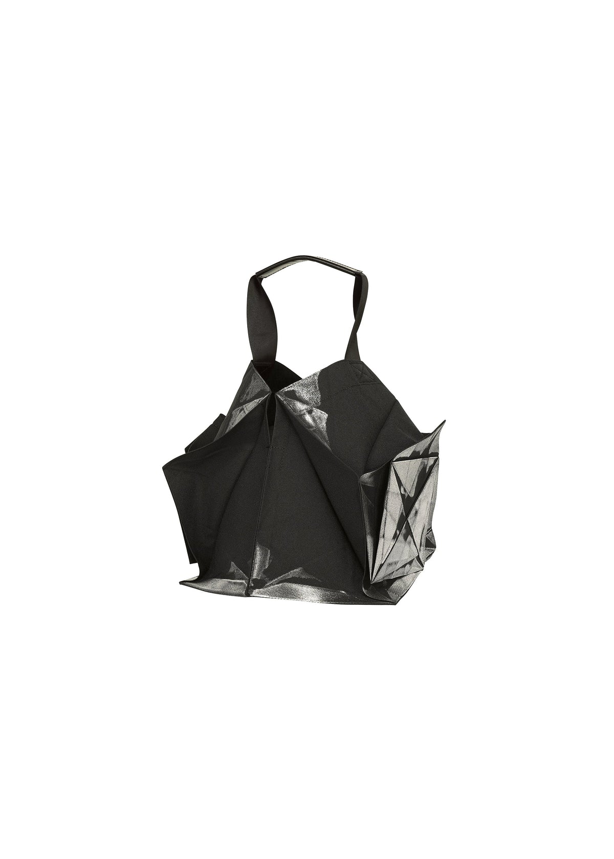 A product shot of the 132 5. ISSEY MIYAKE No.1-BG bag in black×silver.
