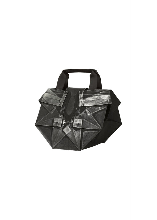 A product shot of the 132 5. ISSEY MIYAKE No.6-BG bag in black×silver.