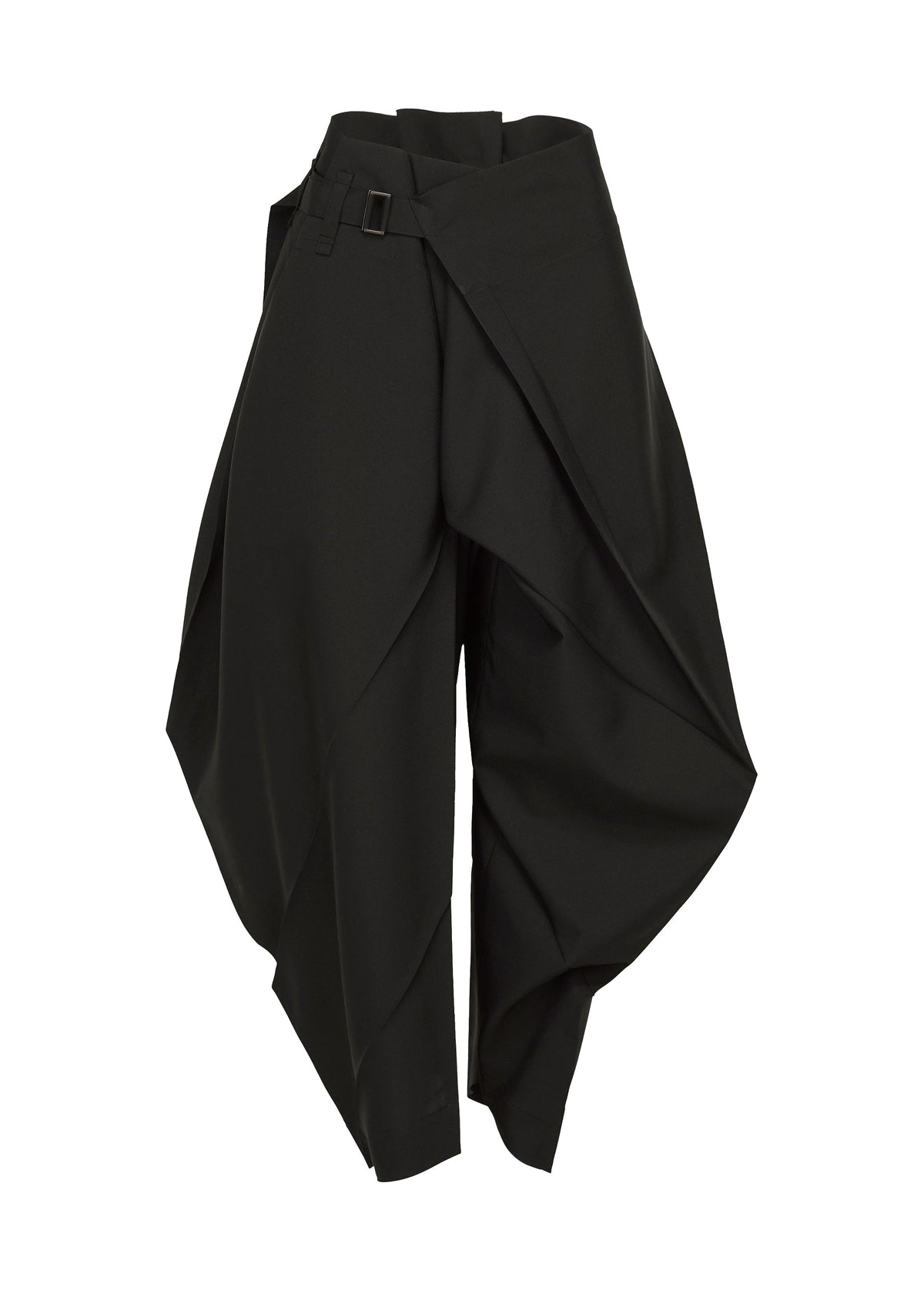 A product shot of the 132 5. ISSEY MIYAKE F-BT trousers in black.