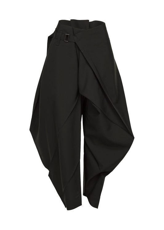 A product shot of the 132 5. ISSEY MIYAKE F-BT trousers in black.