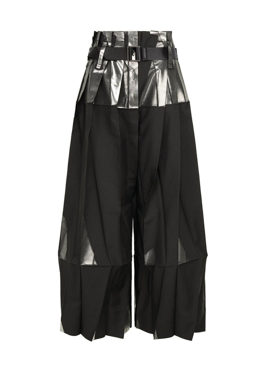 A product shot of the 132 5. ISSEY MIYAKE No.3-1 trousers in black×silver.