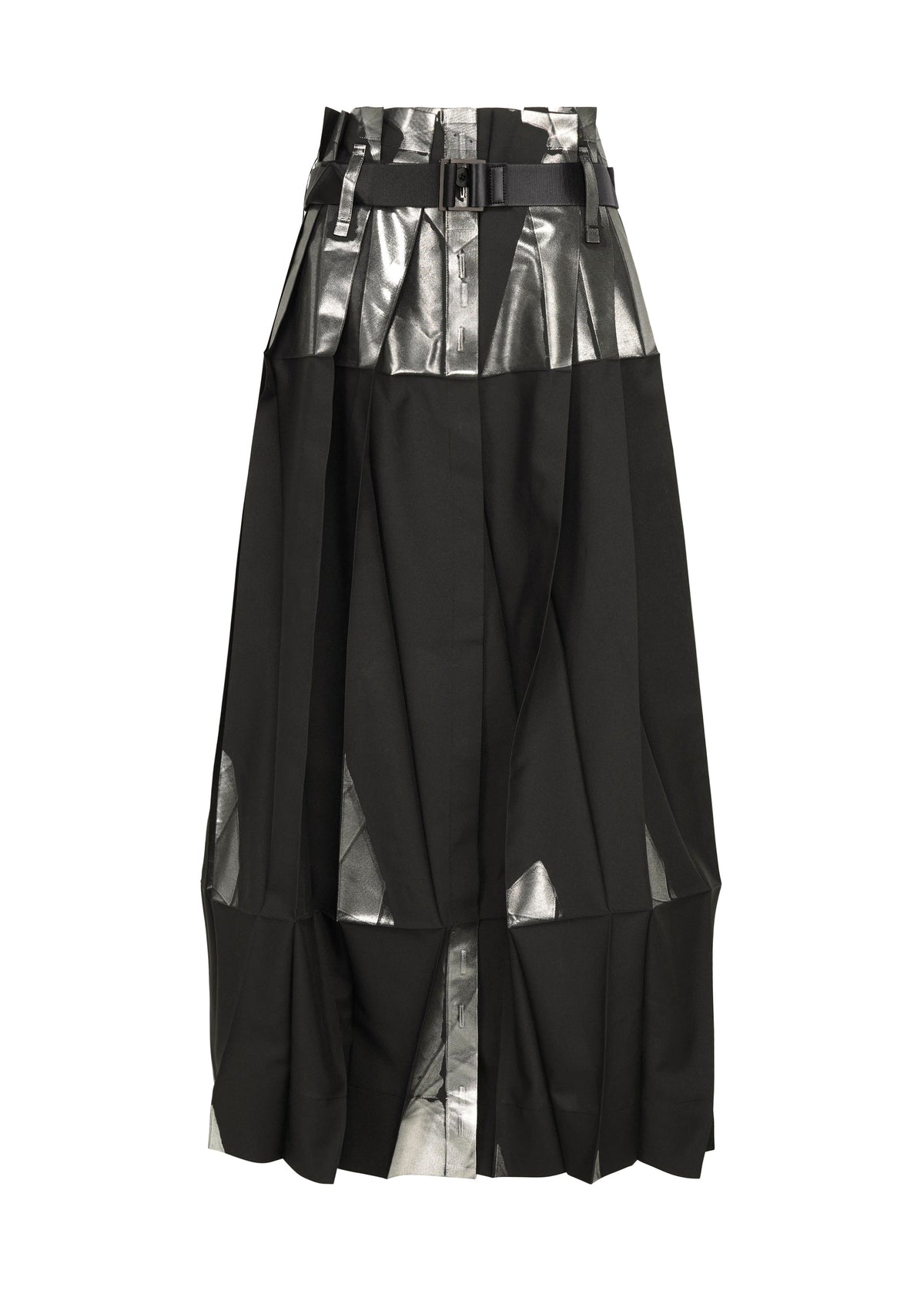 A detail shot of the 132 5. ISSEY MIYAKE No.3-1 trousers.
