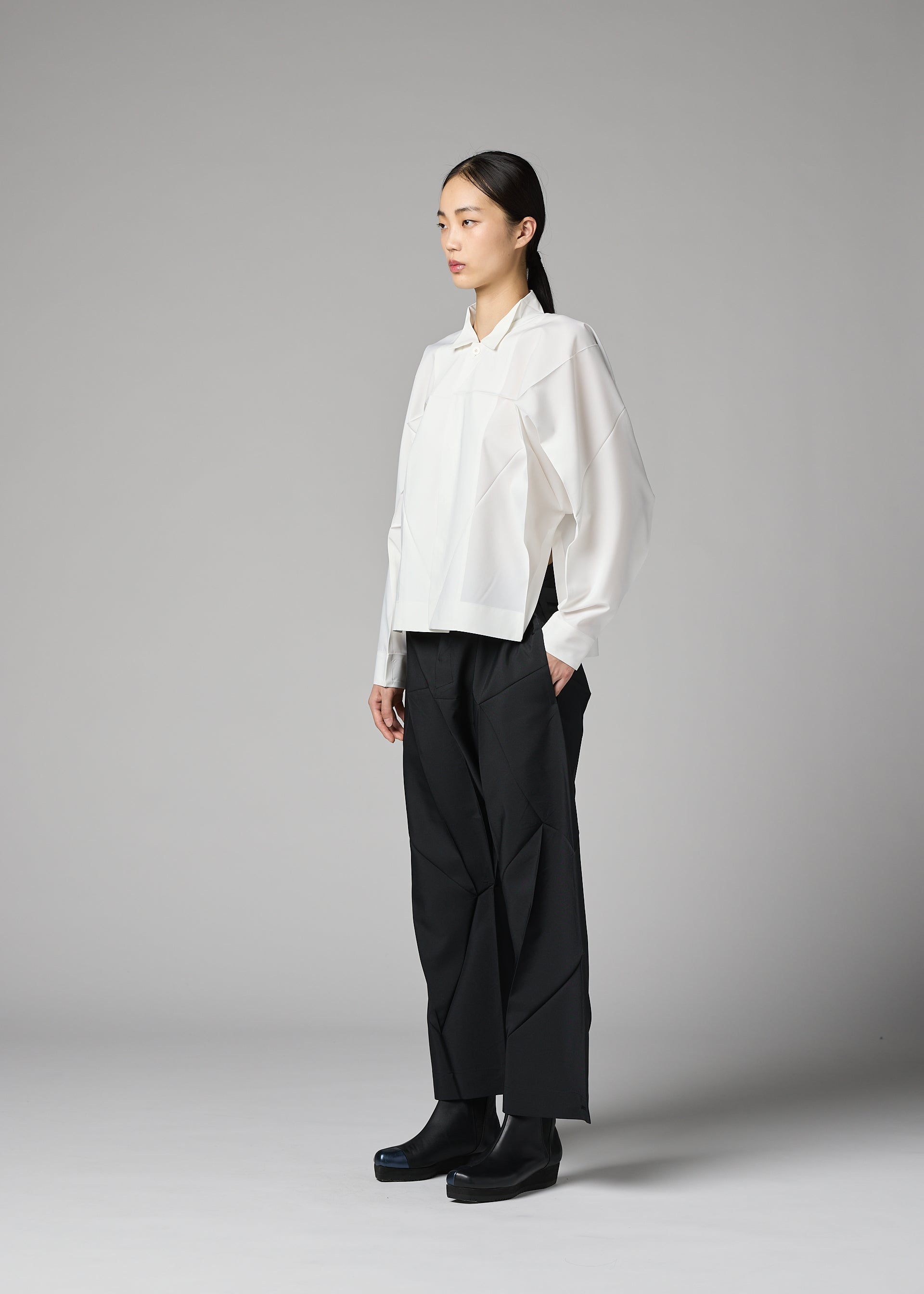 F-SH-2 Shirt White – The official ISSEY MIYAKE ONLINE STORE