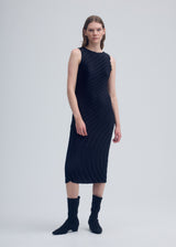 NUANCE PLEATS SOLID Dress Black