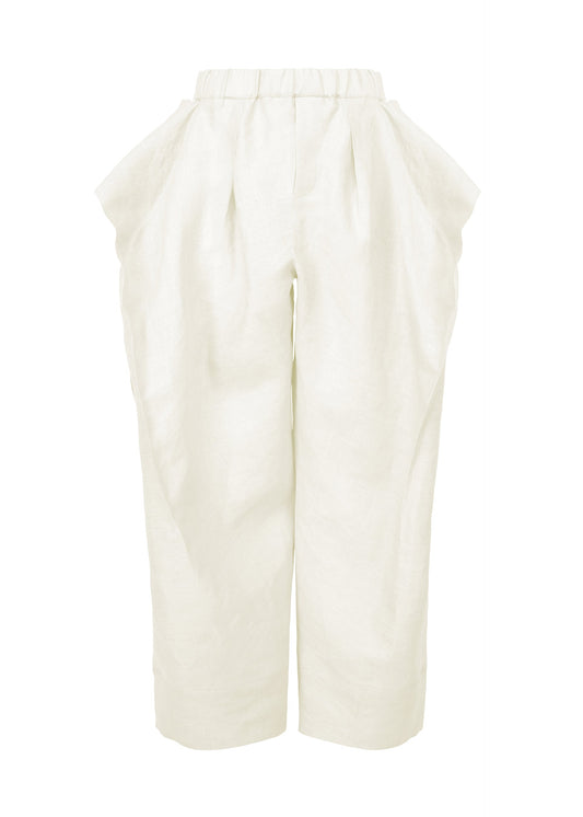 A product shot of the ISSEY MIYAKE HEMPEN trousers in washi white (05).