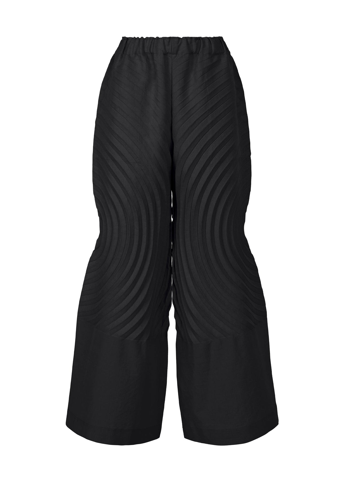 A product shot of the ISSEY MIYAKE FLOW trousers in black (15).