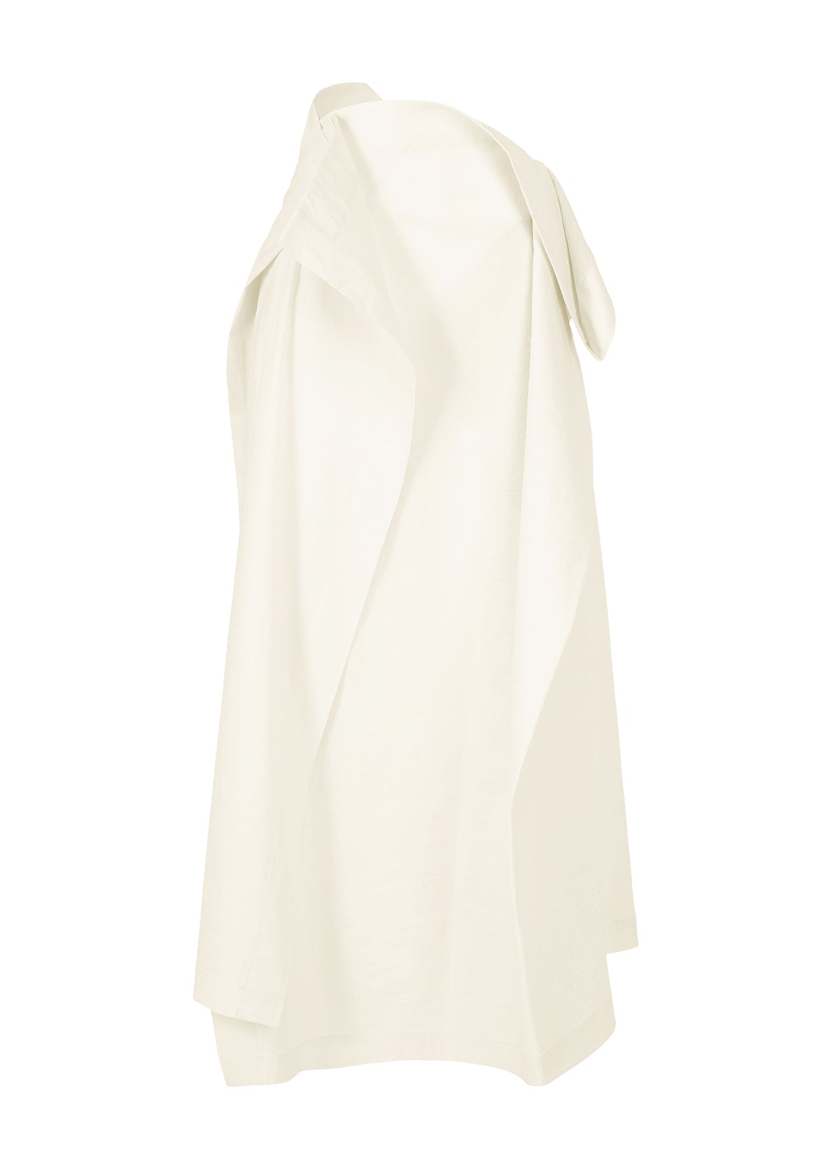 A product shot of the ISSEY MIYAKE AMPLE skirt in asa white (06).