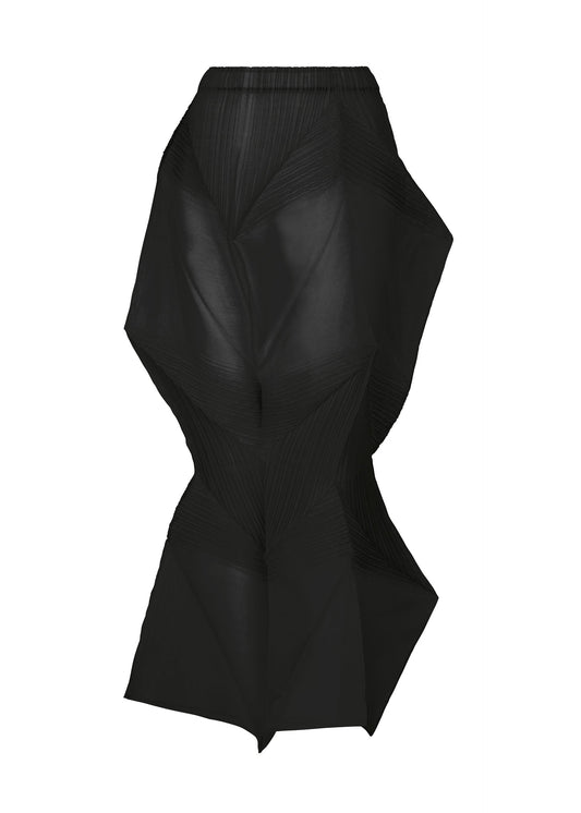 A product shot of the ISSEY MIYAKE SHADE AND SHADED skirt in .