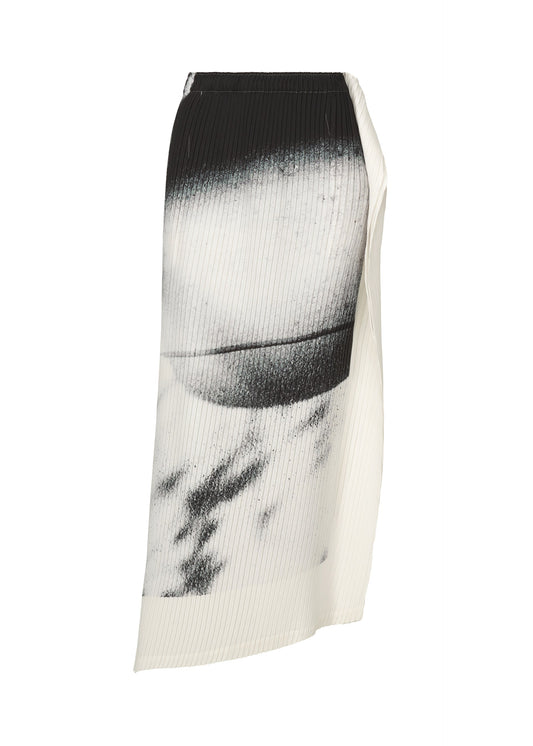 A product shot of the ISSEY MIYAKE SHADOW STUDY PLEATS skirt in shadow (94).