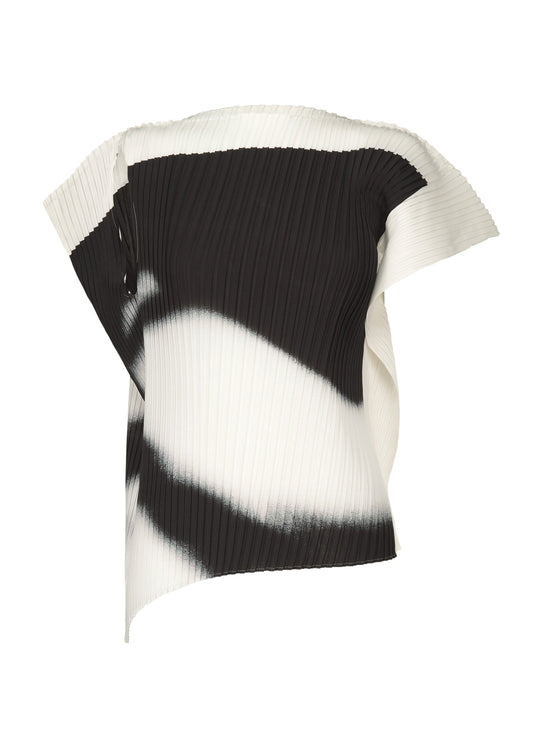 A product shot of the ISSEY MIYAKE SHADOW STUDY PLEATS shirt in .