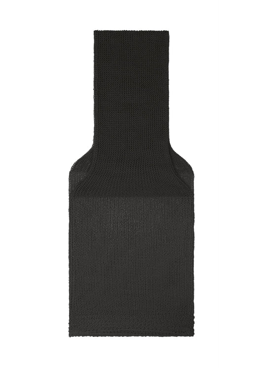 A product shot of the ISSEY MIYAKE PANINI STOLE stole in black (15).