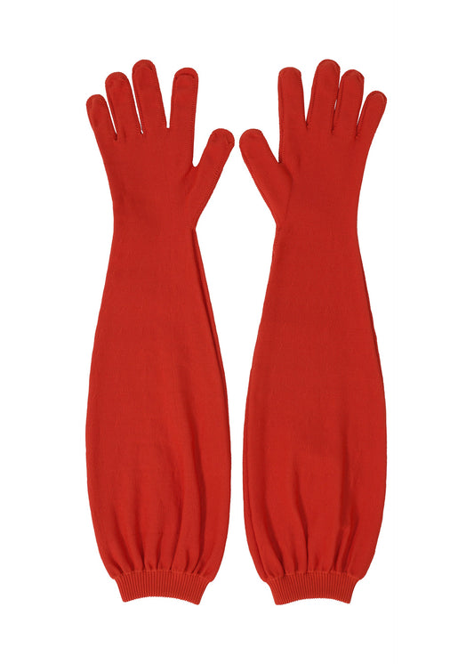 A product shot of the ISSEY MIYAKE ODD GLOVES gloves in red (24).