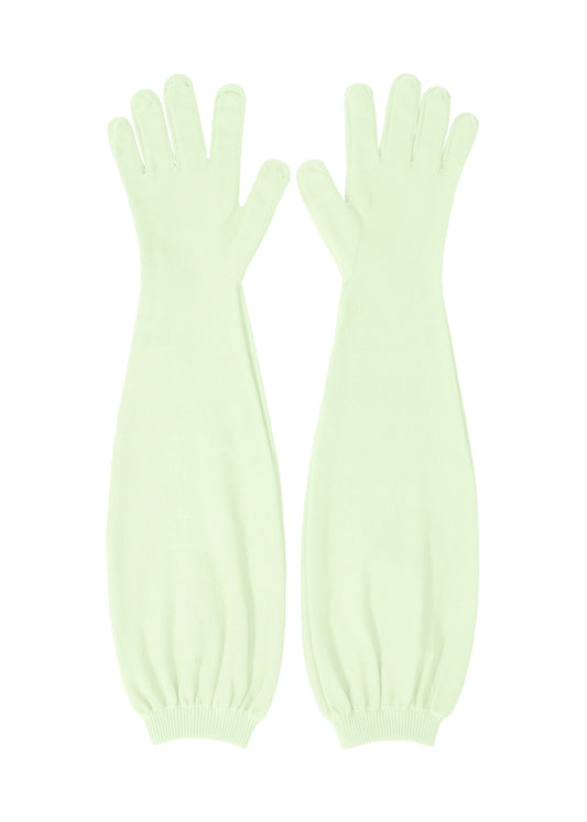 A product shot of the ISSEY MIYAKE ODD GLOVES gloves in mint (60).