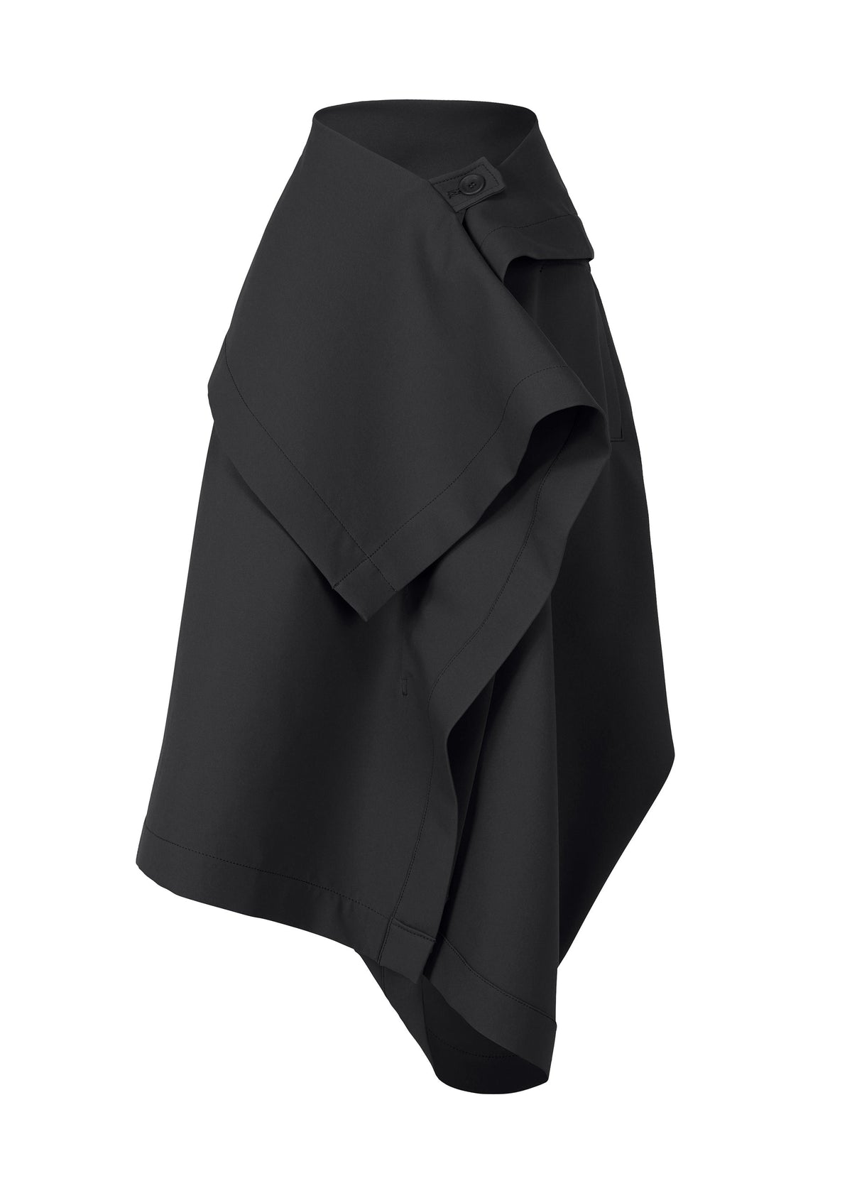 A product shot of the ISSEY MIYAKE GYPSUM trousers in black (15).