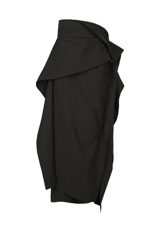 A product shot of the ISSEY MIYAKE COLLAPSING SCULPTURE skirt in black (15).