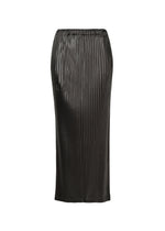 A product shot of the ISSEY MIYAKE GLOSSED METAL PLEATS skirt in black (15).