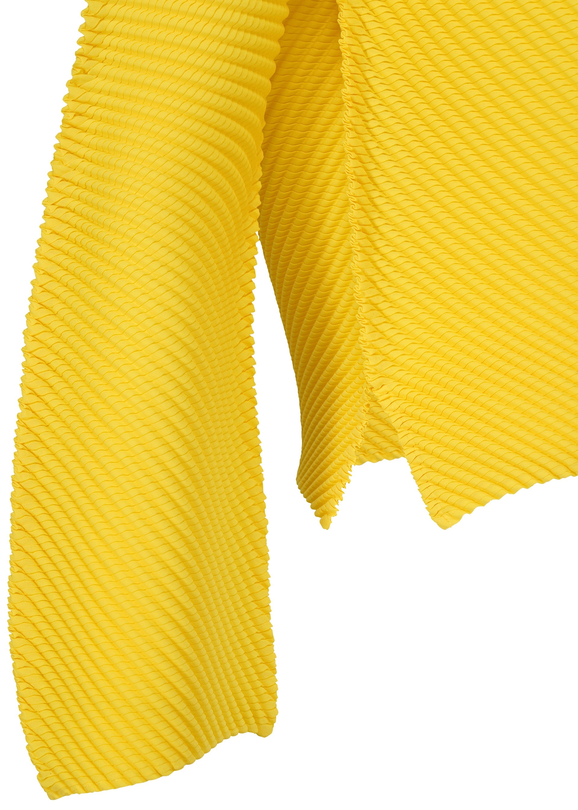 SHIFTED MISTY PLEATS Top Beige – The official ISSEY MIYAKE ONLINE