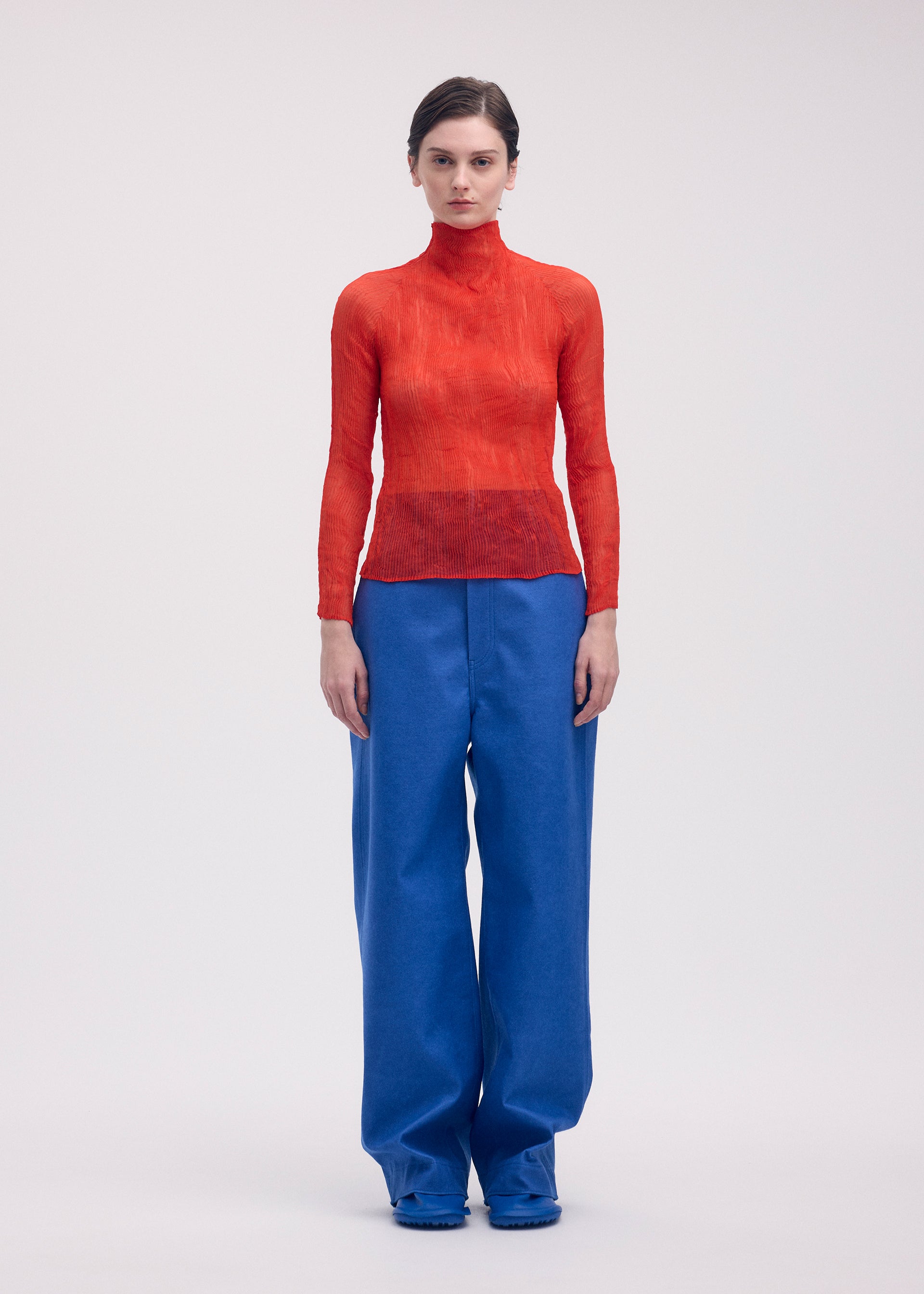 CHIFFON TWIST 2 Top Red – The official ISSEY MIYAKE ONLINE STORE