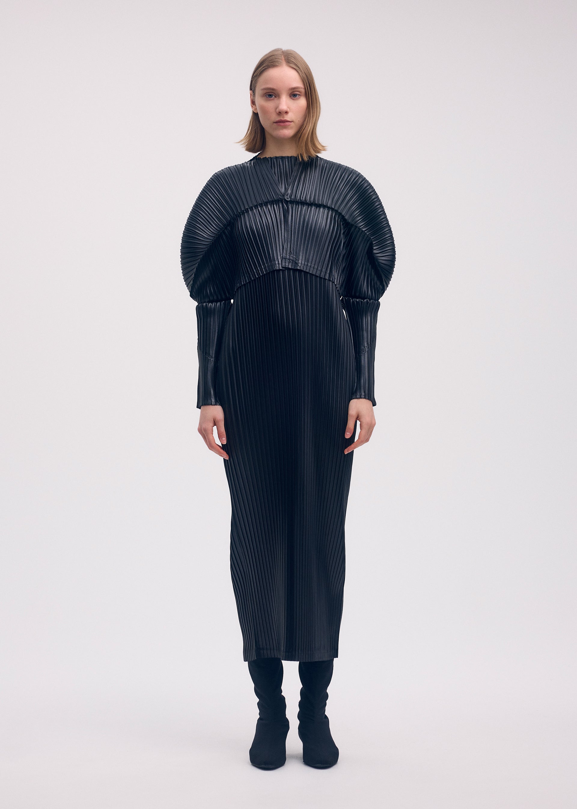 GLOSSED-METAL-PLEATS – The official ISSEY MIYAKE ONLINE STORE