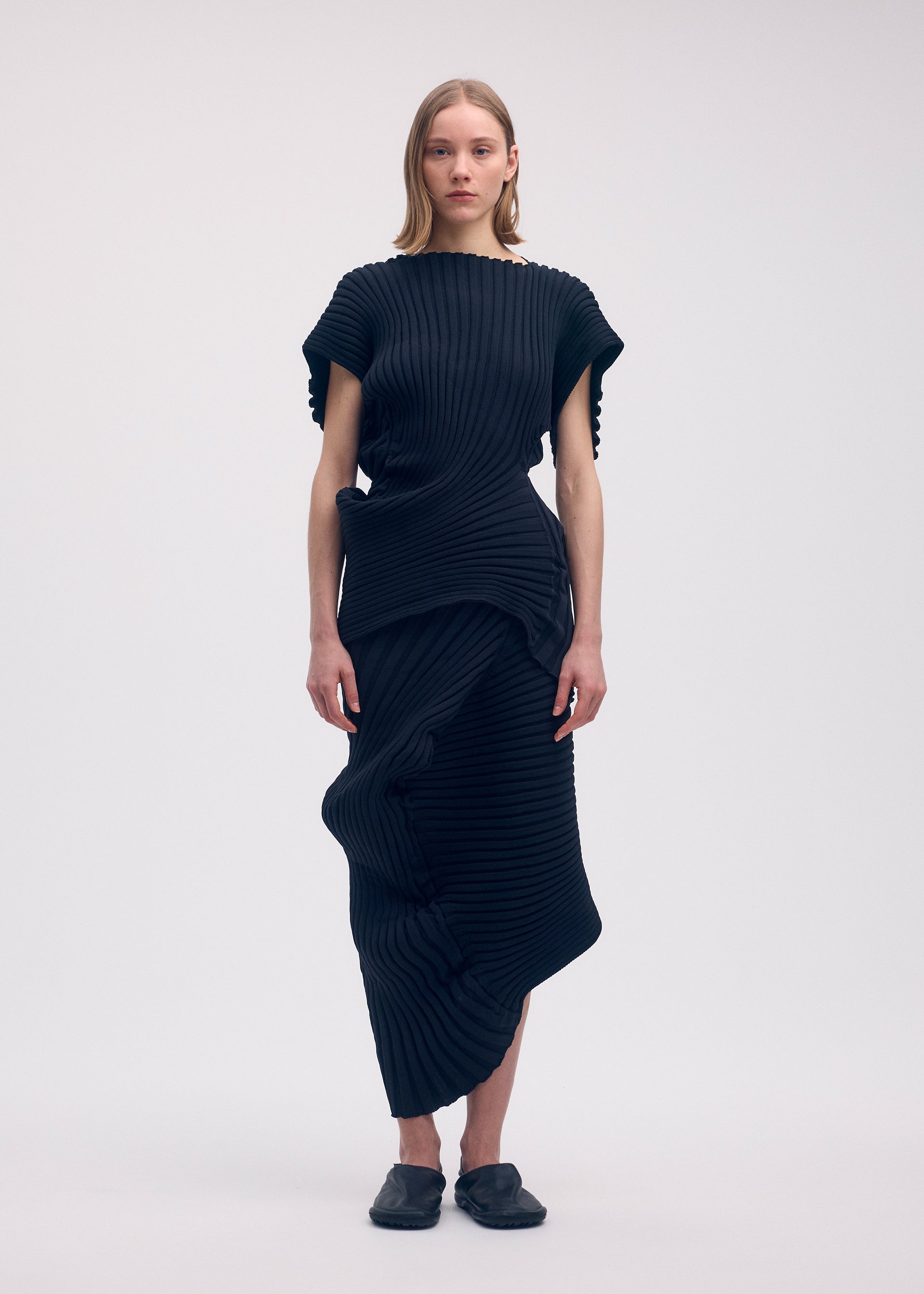 ISSEY MIYAKE SKIRTS – The official ISSEY MIYAKE ONLINE STORE