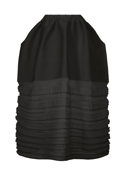 A product shot of the ISSEY MIYAKE MOVING KNIT clothing in black (15).