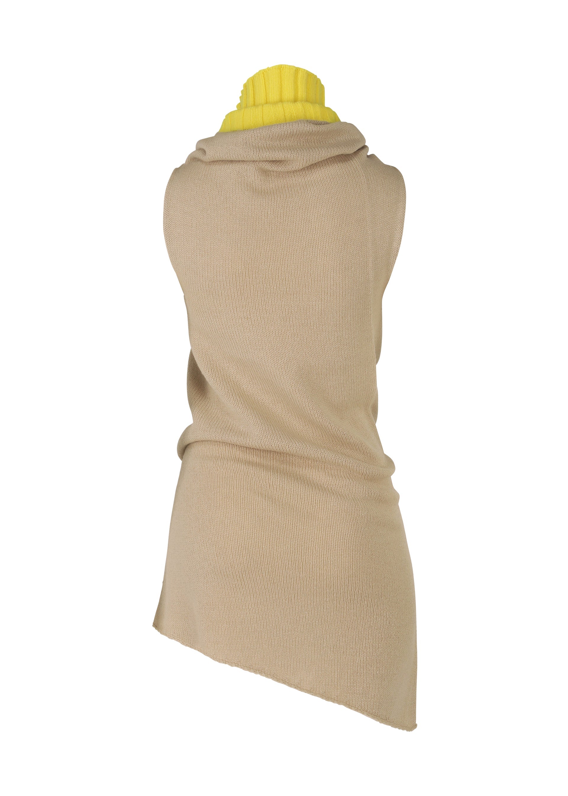 A detail shot of the ISSEY MIYAKE SLEEVES COLLECTION top.