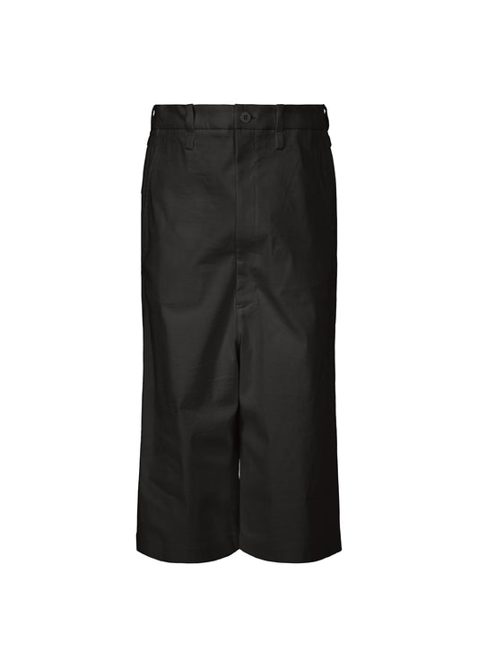 A product shot of the ISSEY MIYAKE GENERIC WEAR trousers in black (15).