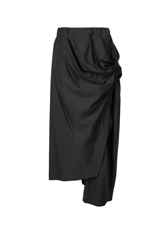 A product shot of the ISSEY MIYAKE TWISTED DRAPE trousers in black (15).