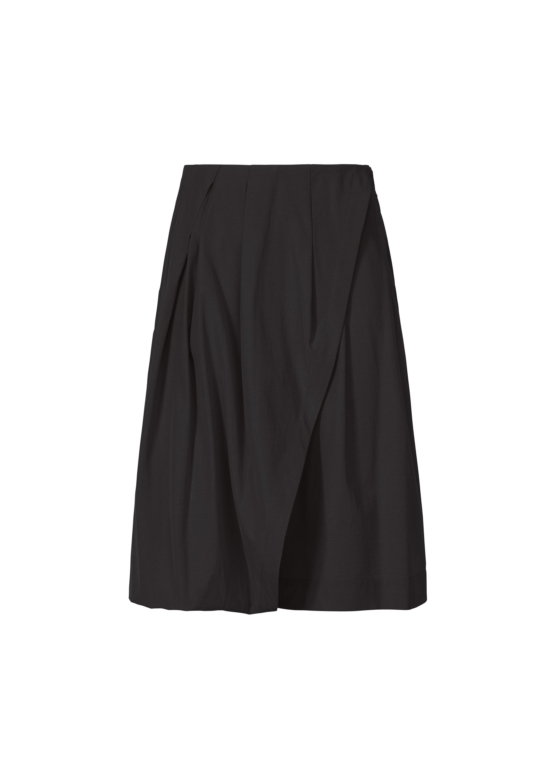 A product shot of the ISSEY MIYAKE LOOPED trousers in black (15).