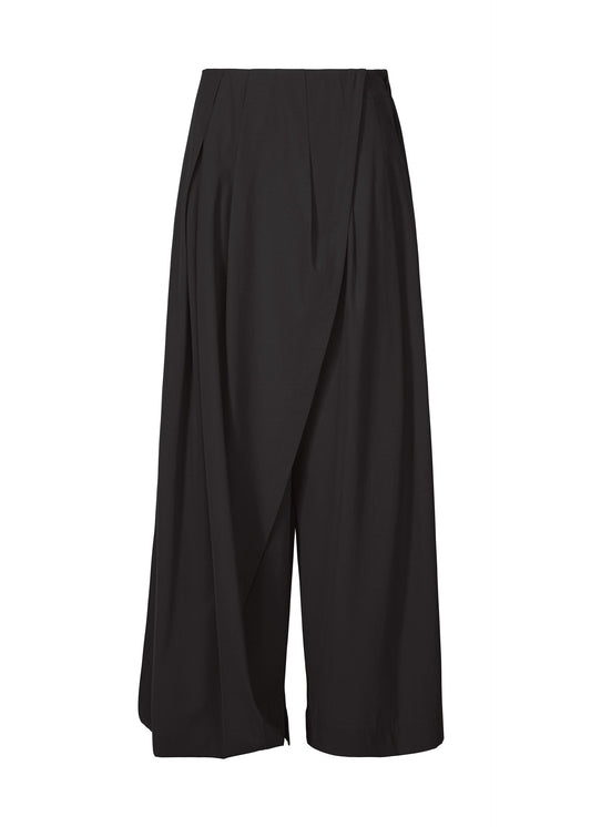 A product shot of the ISSEY MIYAKE LOOPED trousers in black (15).