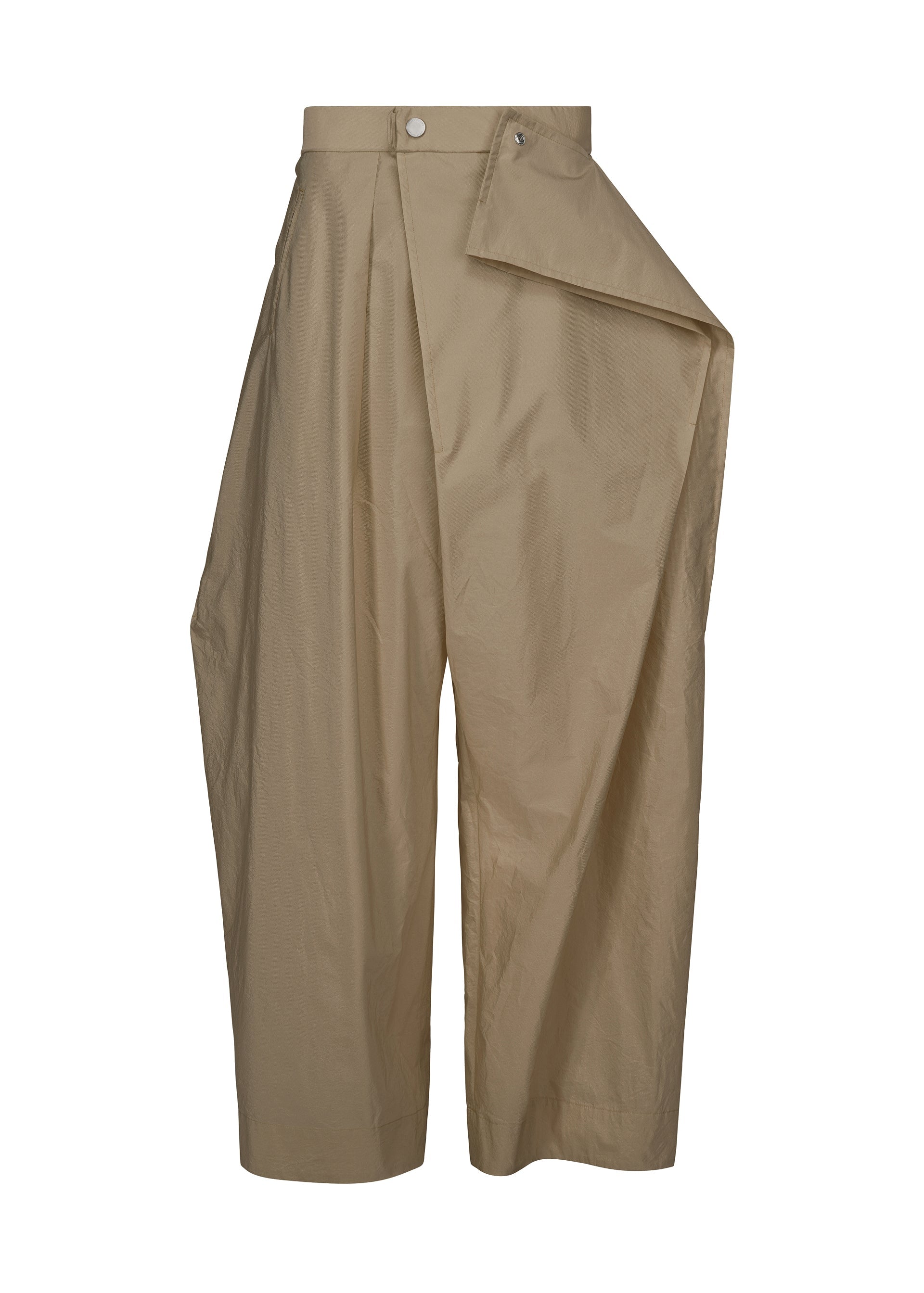 A product shot of the ISSEY MIYAKE AKIMBO clothing in greige (10).
