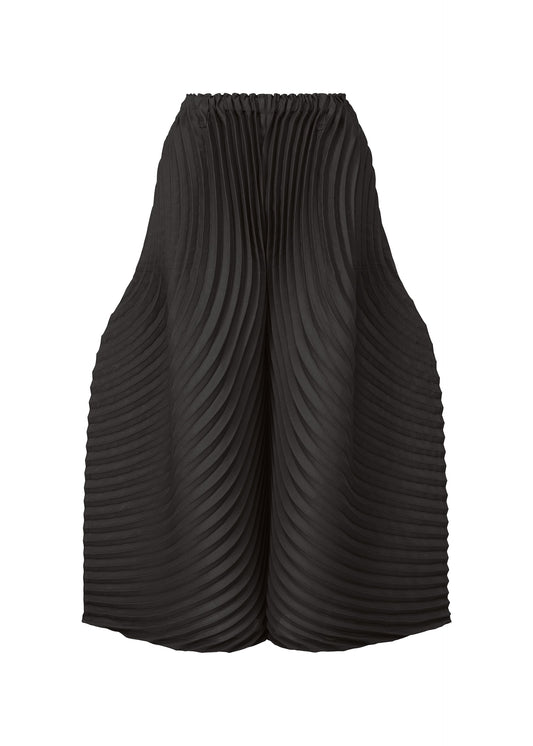 A product shot of the ISSEY MIYAKE CIRCLE PLEATS PB trousers in black (15).