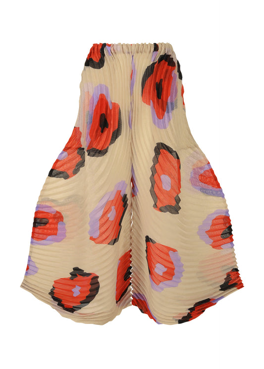 A product shot of the ISSEY MIYAKE VERVE trousers in beige-hued (46).