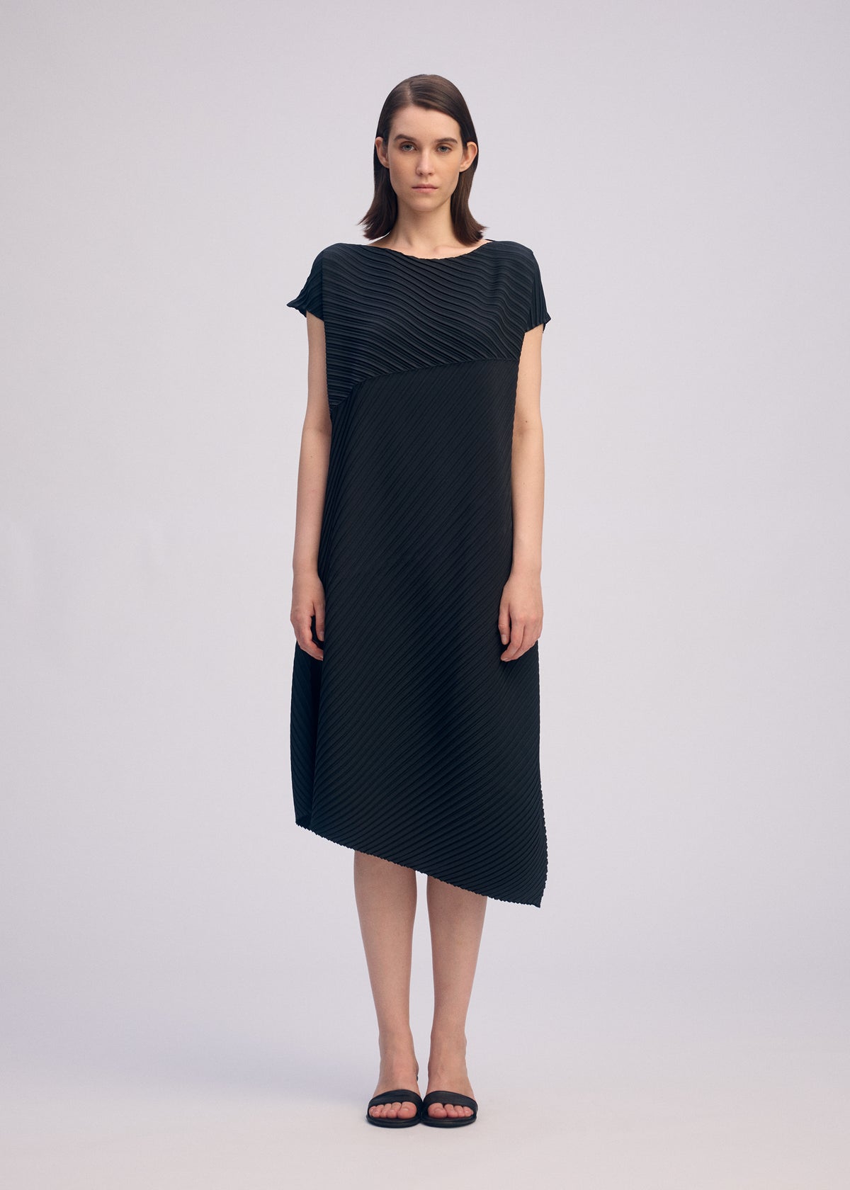 PLASTER PLEATS SOLID Dress Black