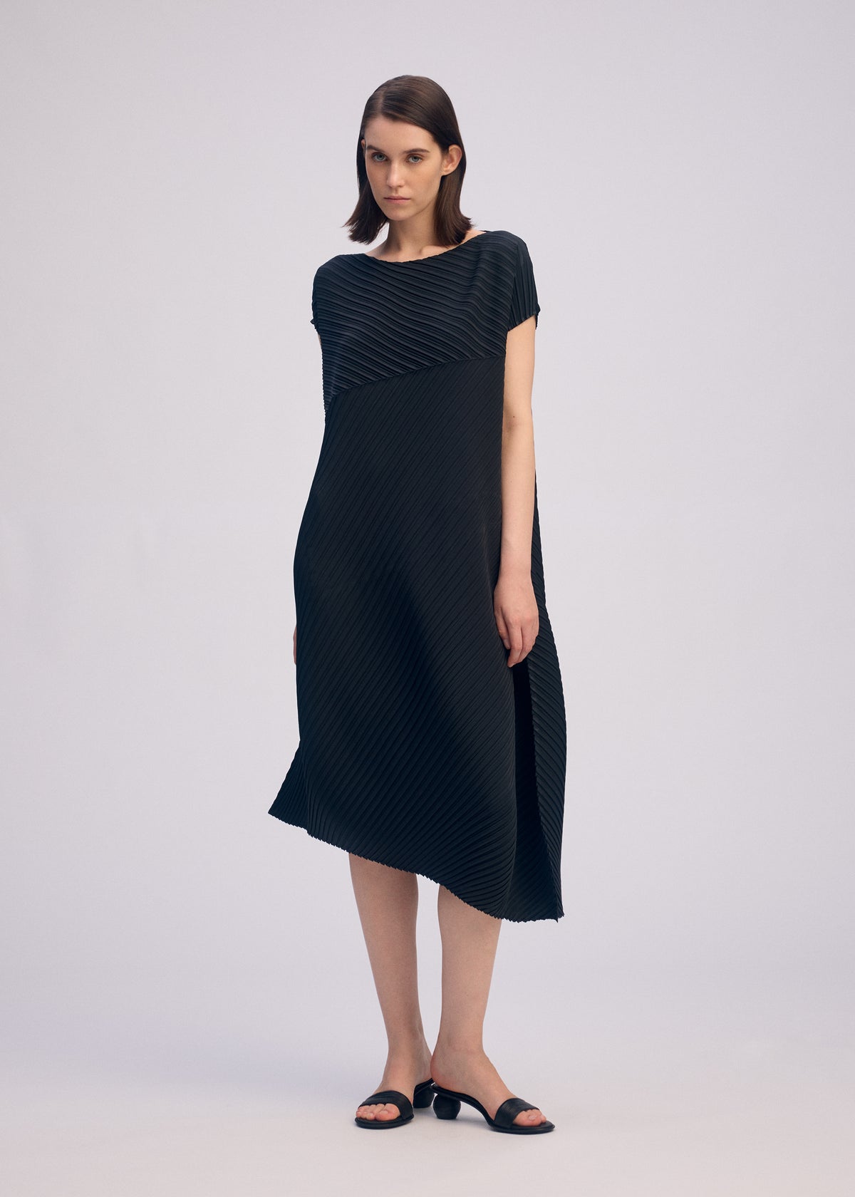 PLASTER PLEATS SOLID Dress Black