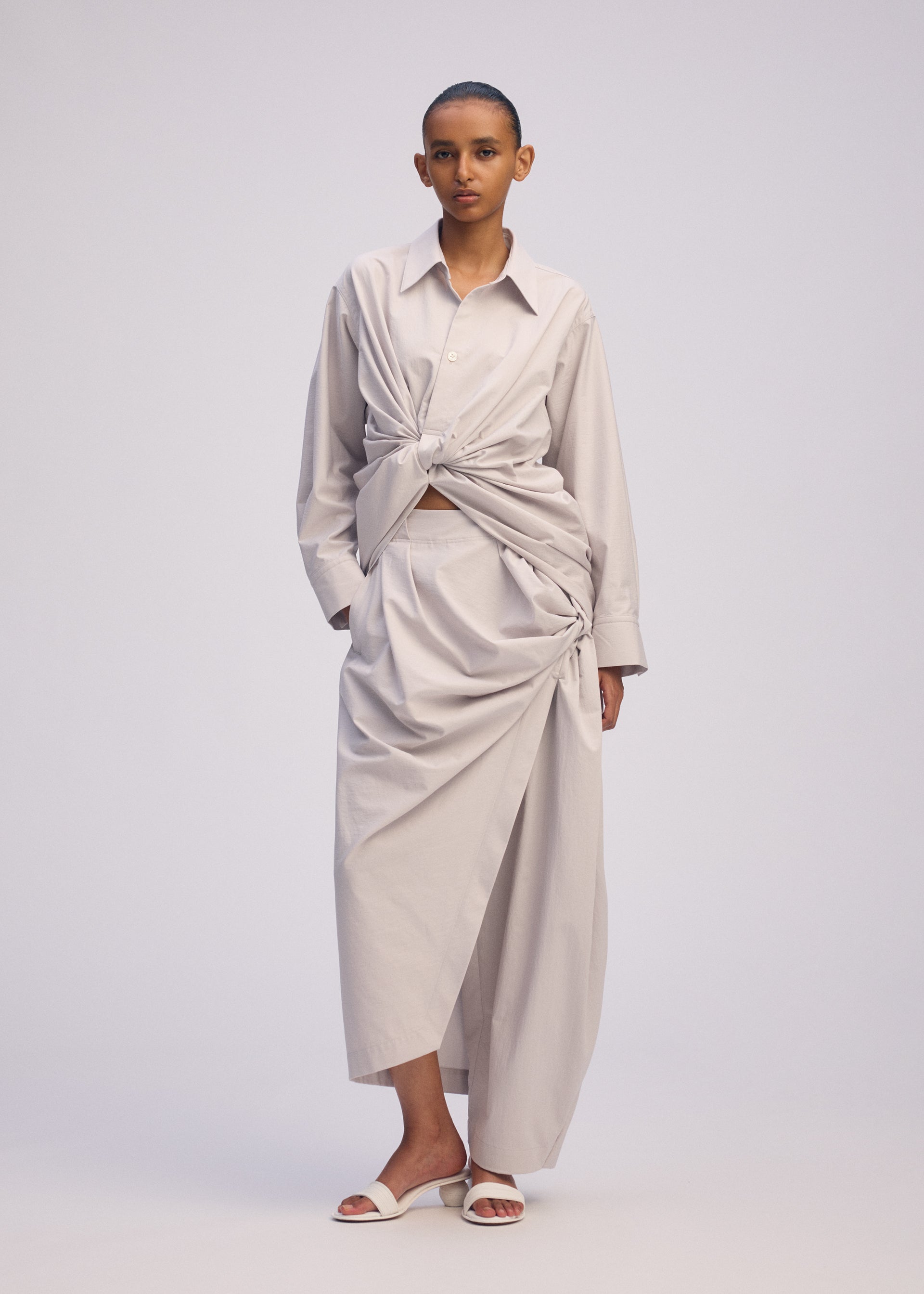 TWISTED DRAPE Shirt Black – The official ISSEY MIYAKE ONLINE STORE