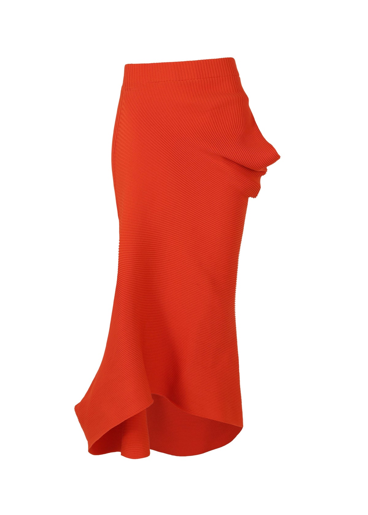 A product shot of the ISSEY MIYAKE LIFE FORM skirt in macaw red (28).
