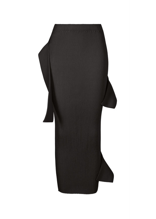 A product shot of the ISSEY MIYAKE ADVENTITIOUS HIGH NECKS skirt in charcoal (14).