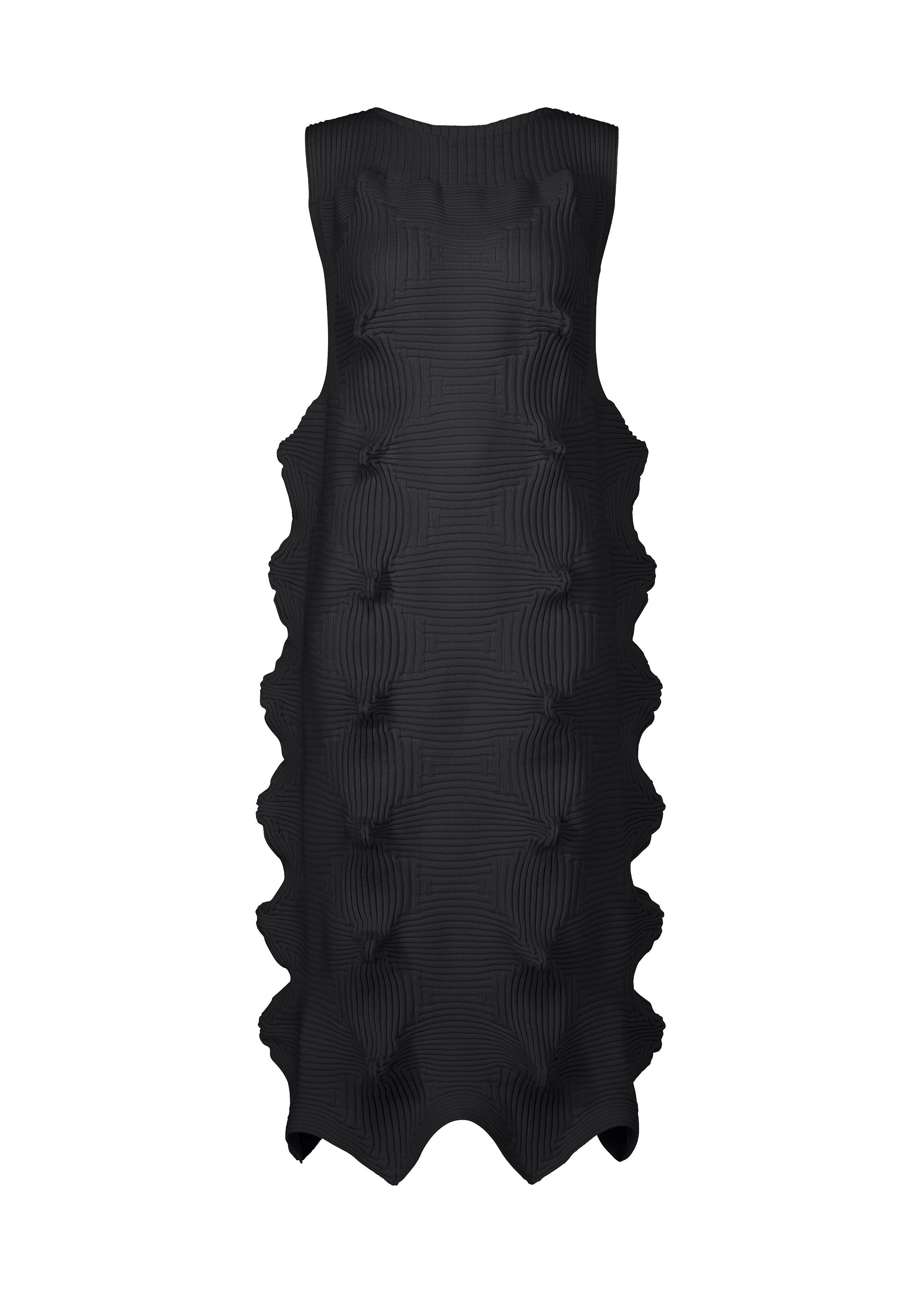A product shot of the ISSEY MIYAKE LINKAGE dress in .