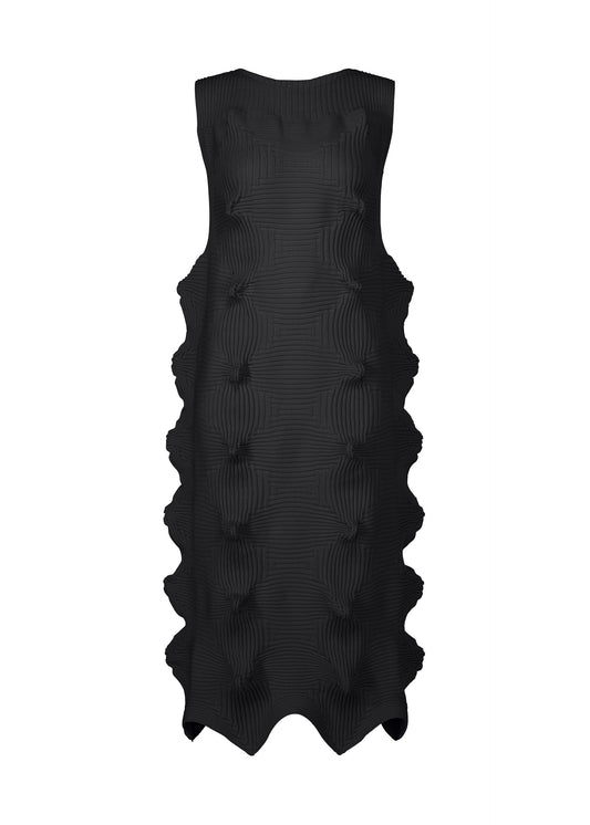 A product shot of the ISSEY MIYAKE LINKAGE dress in .