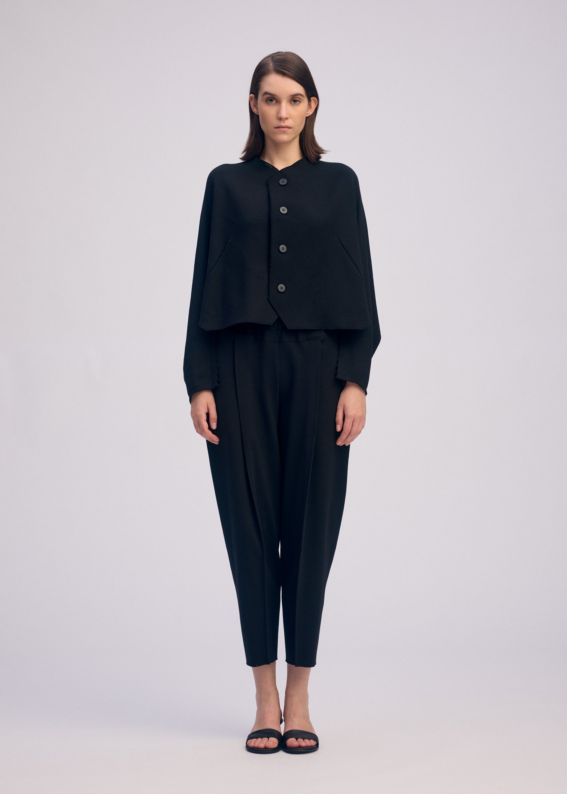 ISSEY MIYAKE Tops – The official ISSEY MIYAKE ONLINE STORE | ISSEY