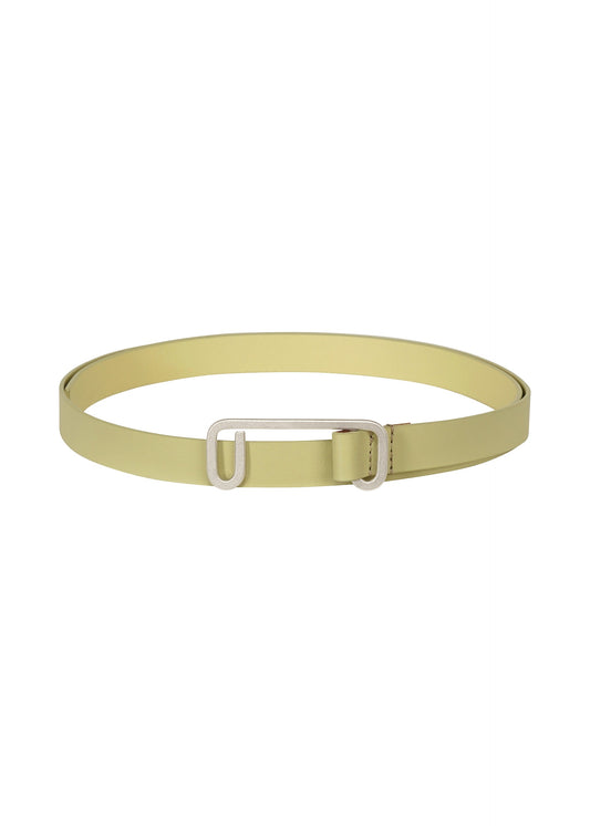 A product shot of the ISSEY MIYAKE SOLID LEATHER BELT belt in dull cream.